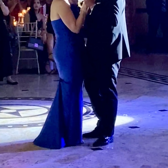 Stunning Frascara Evening Gown. All details of size are in attached photos - Picture 13 of 16